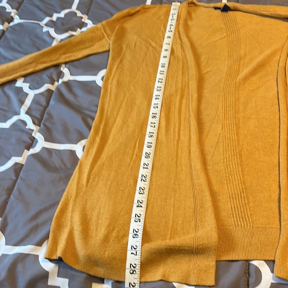 Gap cardigan mustard color - Picture 5 of 9